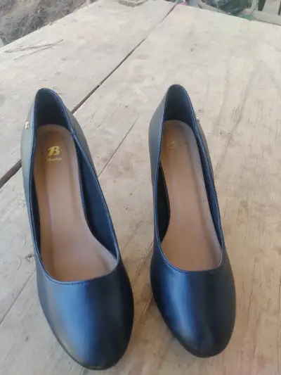 Zapatos de tacón negro elegantes para mujer - miniatura 3