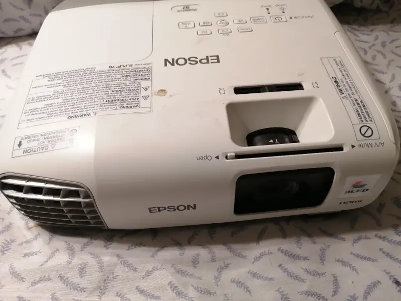 Proyector Epson PowerLite 97 en buen estado - 2