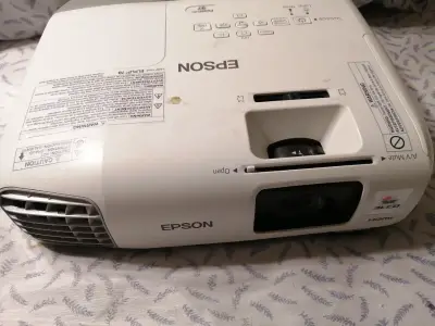 Proyector Epson PowerLite 97 en buen estado - miniatura 2