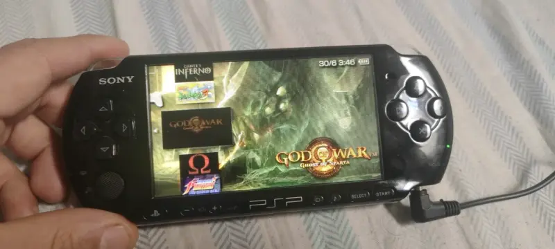 Consola portátil Sony PSP en buen estado - 3