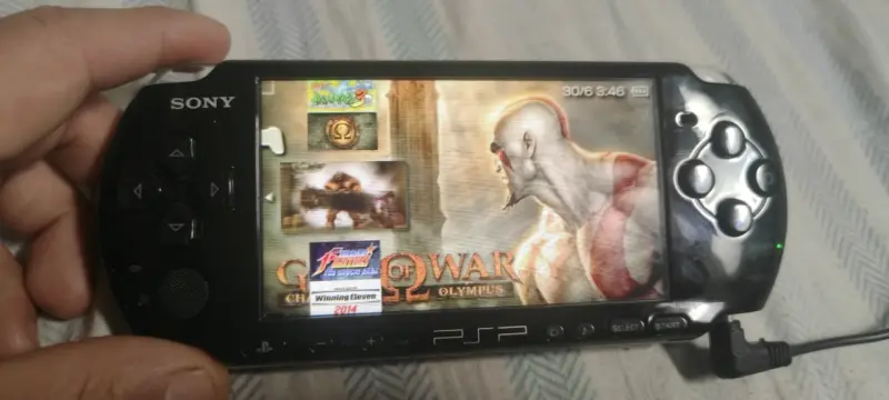 Consola portátil Sony PSP en buen estado - 4