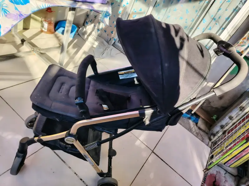 Coche de bebé plegable marca Agress - 4