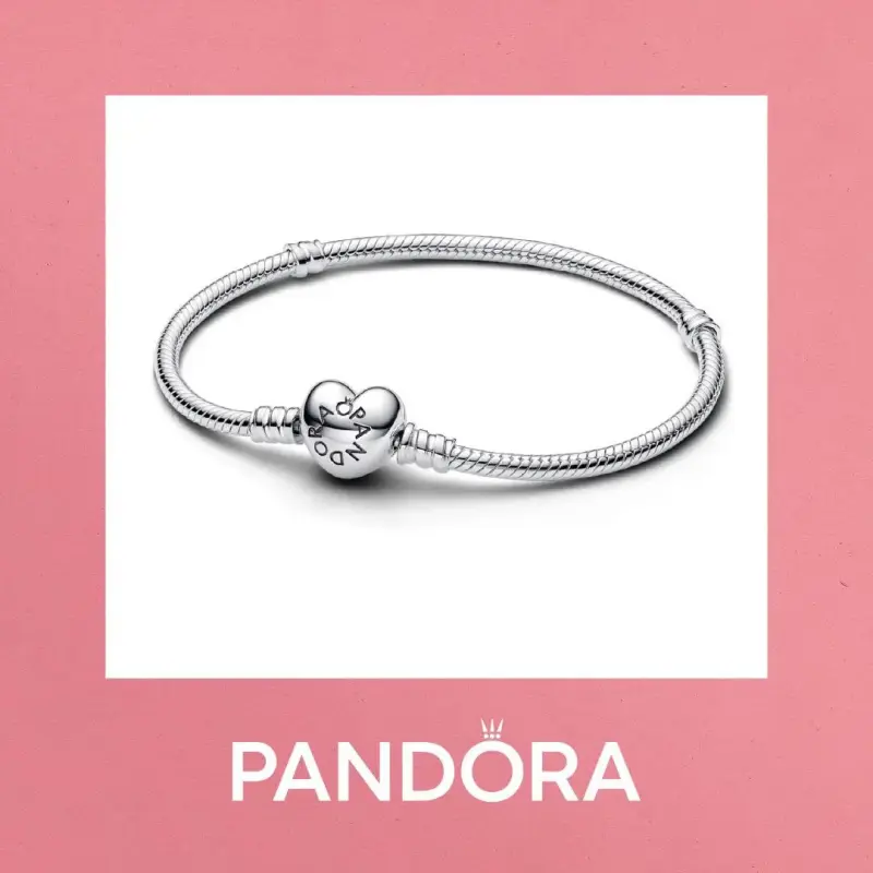 Pulsera Pandora de plata con dije corazón