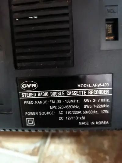 Radio cassette estéreo vintage con altavoces - miniatura 4