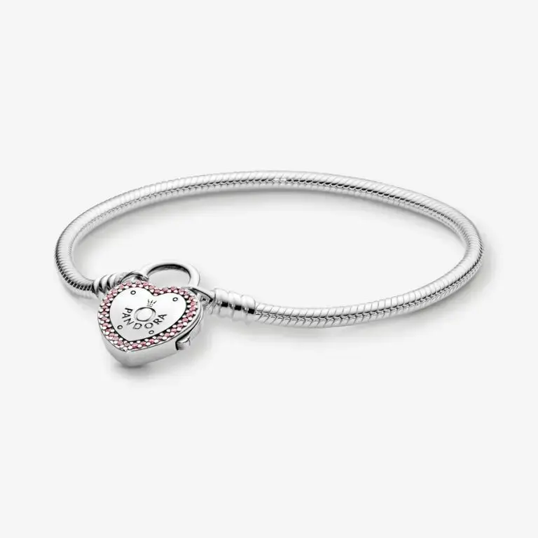 Pulsera Pandora de plata con dije de corazón