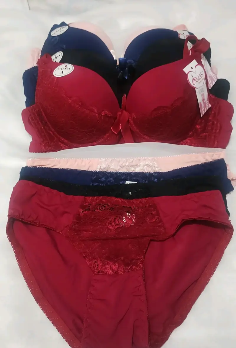 Conjunto de lencería de encaje en varios colores - 2