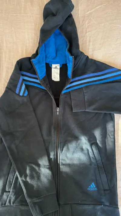 Conjunto deportivo Adidas negro con franjas azules - miniatura 3
