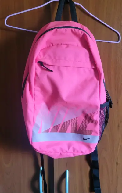 Mochila Nike rosa para mujer - miniatura 1