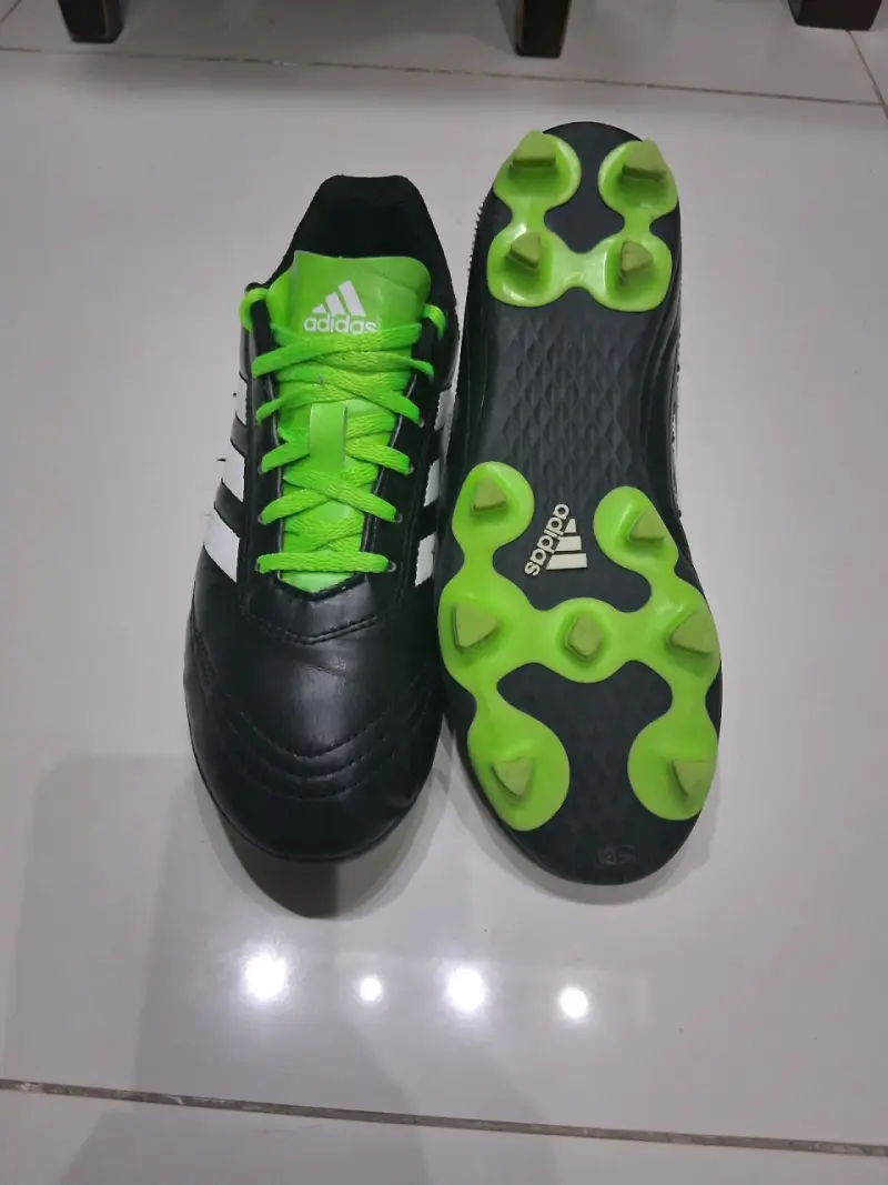 Zapatillas de fútbol Adidas negras y verdes - 3