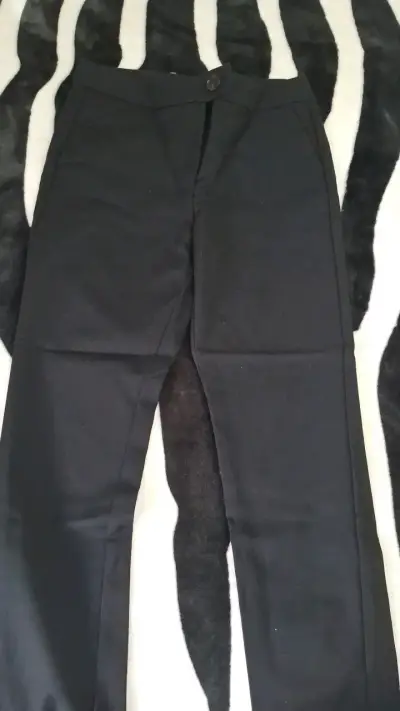 Pantalones negro de vestir para mujer marca Mango - miniatura 1