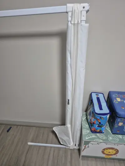 Baranda de seguridad plegable blanca - miniatura 2
