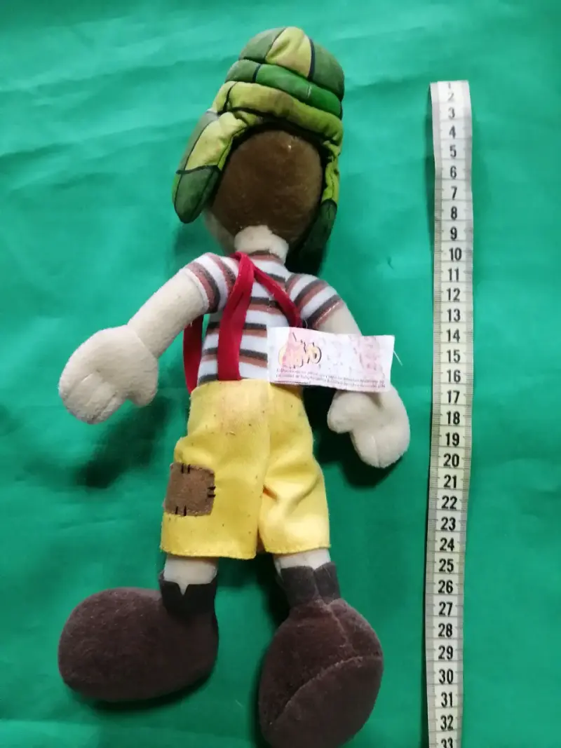 Peluche del Chavo del 8 con gorro verde - 3