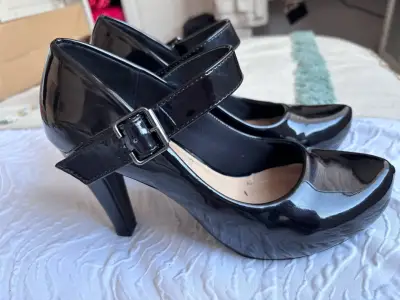 Zapatos de tacón negro charol con hebilla - miniatura 3