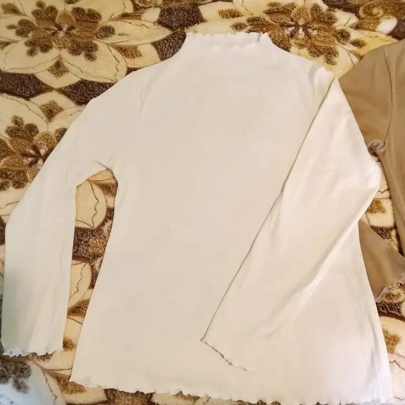 Beatle beige de manga larga para mujer