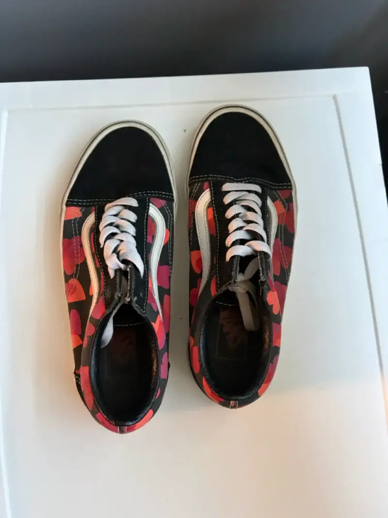 Zapatillas VANS  con diseño de corazones - 4