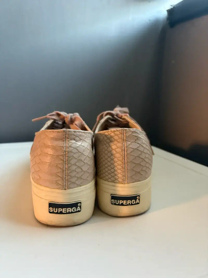 Zapatillas SUPERGA casuales beige con textura - 3