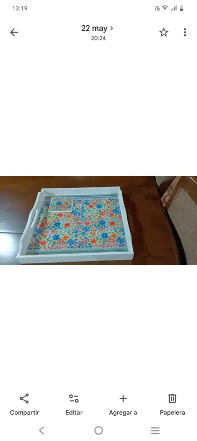 Bandeja decorativa con diseño floral - miniatura 1