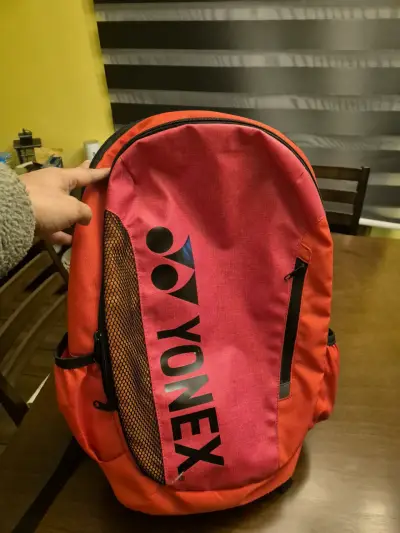 Mochila Yonex deportiva roja - miniatura 2