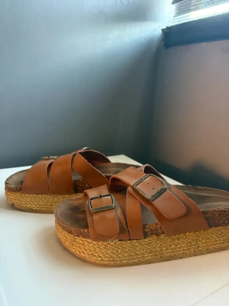 Sandalias plataforma marrón Polem Girl - 1