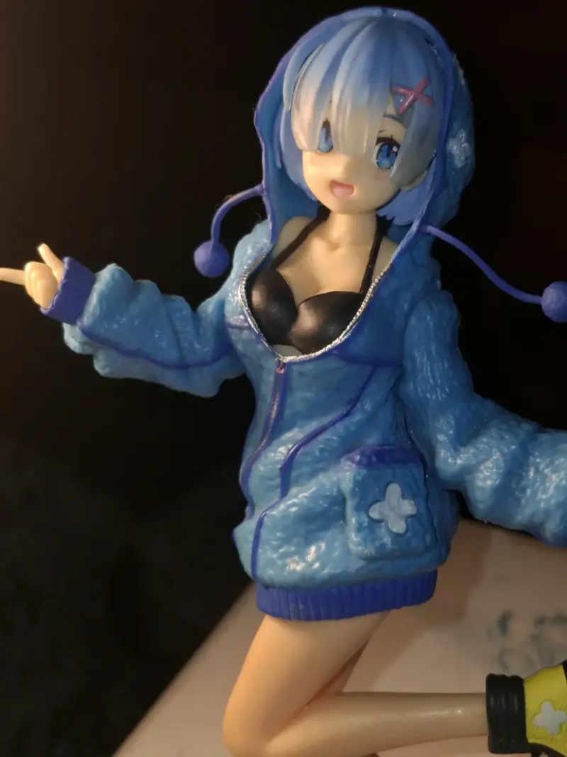 Figura Rem precius figure - 2