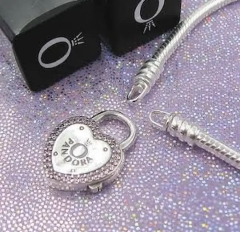 Collar Pandora con dije de corazón - 2