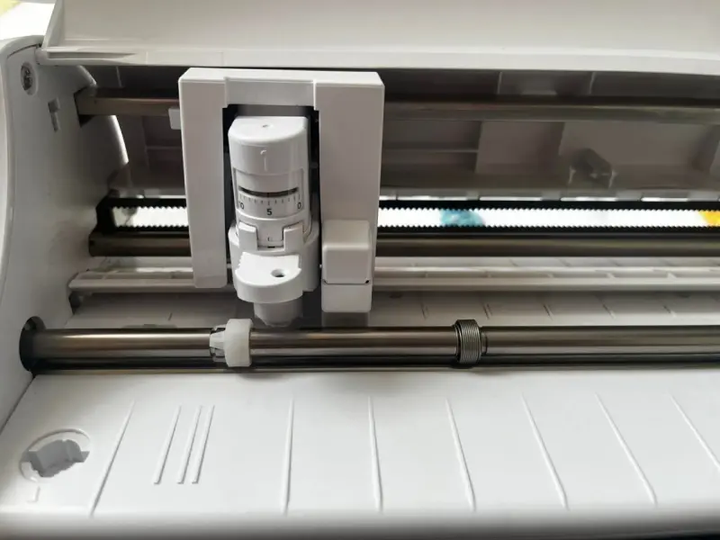 Plotter de corte con conectividad Bluetooth - 2