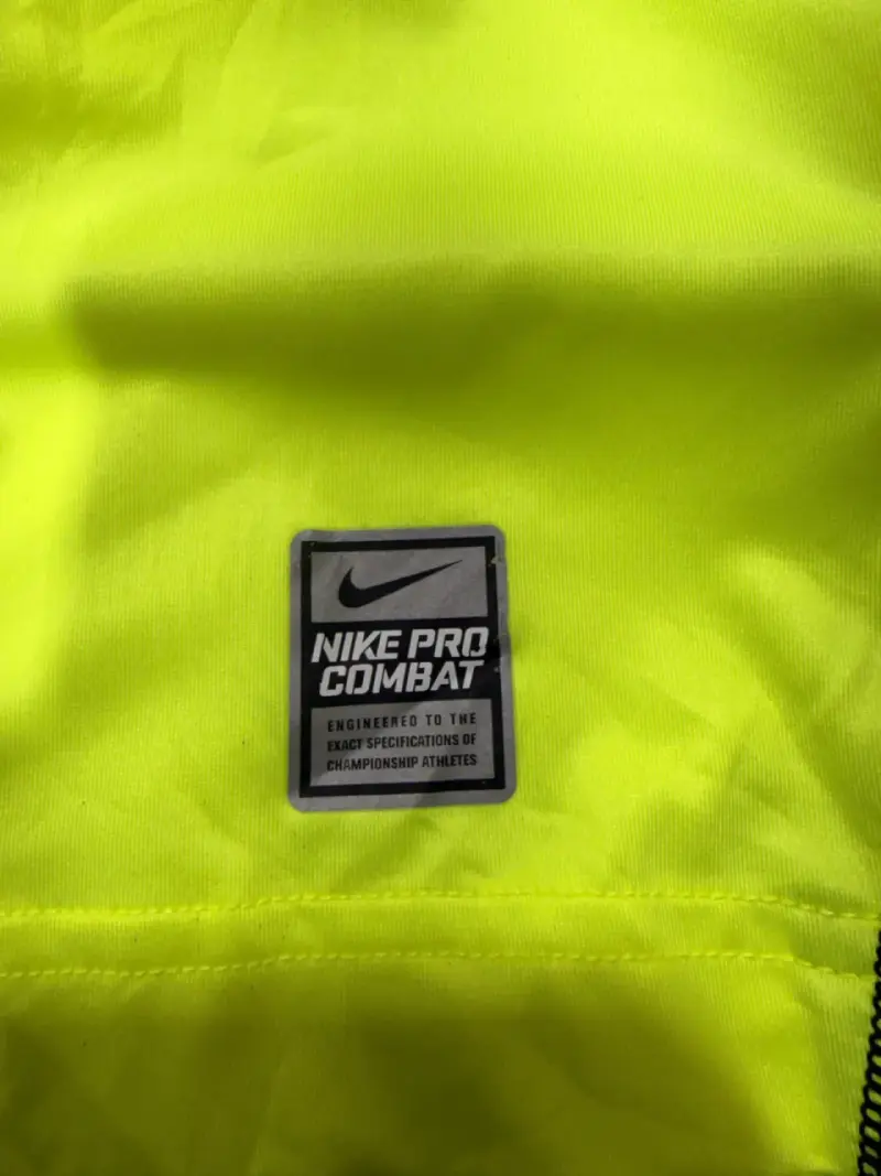 Polera deportiva Nike amarilla neón - 3