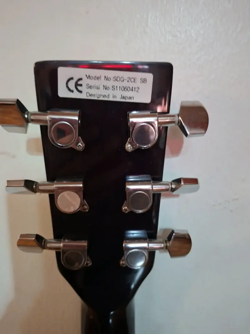Guitarra electroacústica Suzuki - 3