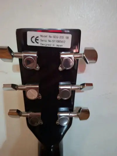 Guitarra electroacústica Suzuki - miniatura 3