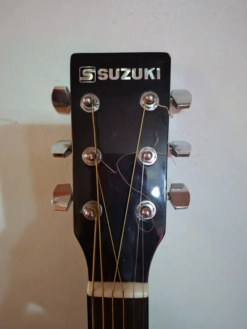 Guitarra electroacústica Suzuki - 4