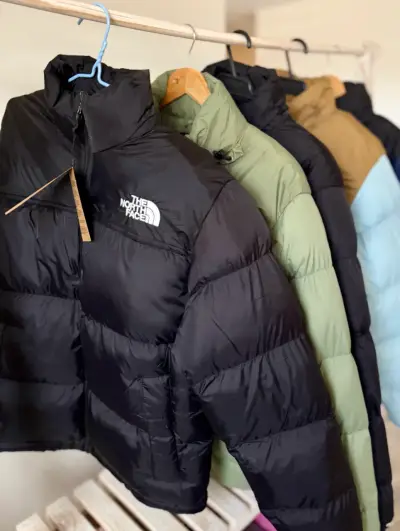 Chaqueta negra The North Face nuptse 700 - miniatura 2