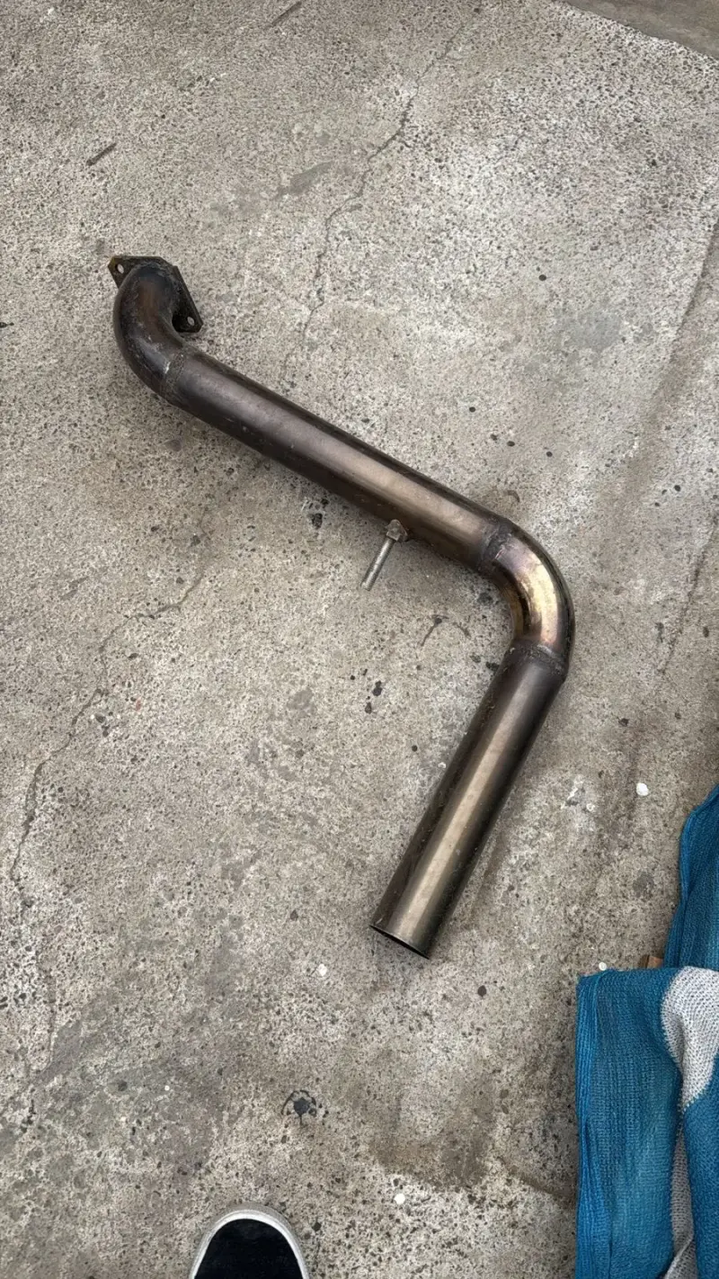 Tubo de escape para auto usado