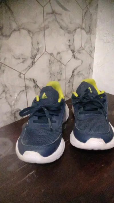 Zapatillas deportivas Adidas azul y amarillo - miniatura 3