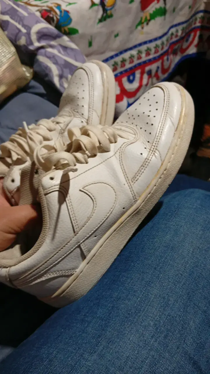 Zapatillas deportivas blancas de cuero
