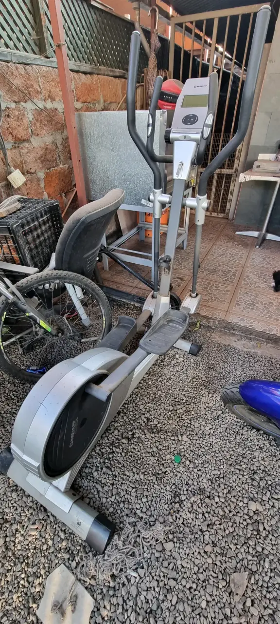 Máquina elíptica Everfit en buen estado - 1