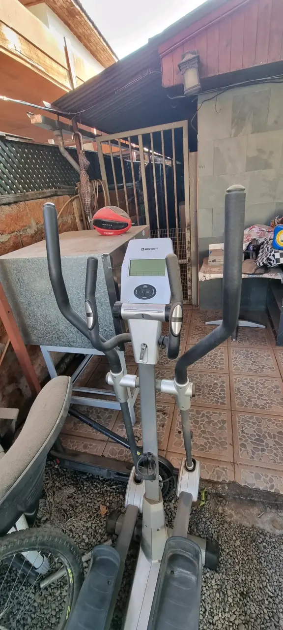 Máquina elíptica Everfit en buen estado - 2