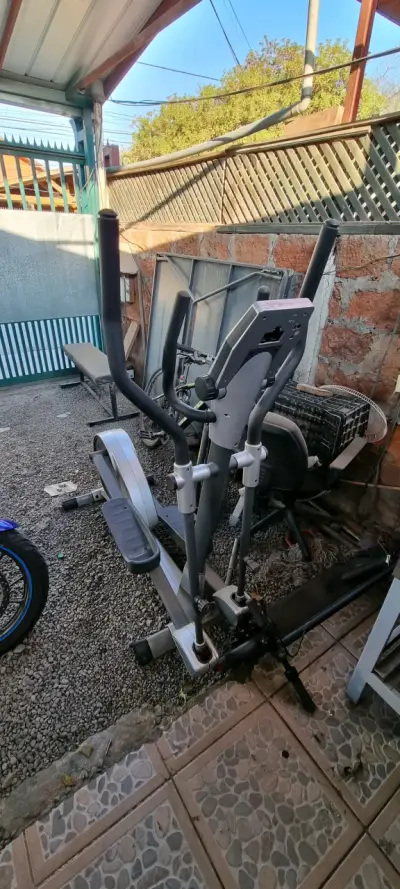 Máquina elíptica Everfit en buen estado - miniatura 3