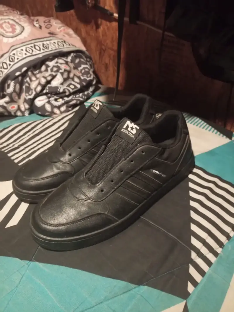 Zapatillas negras North Star urbanas