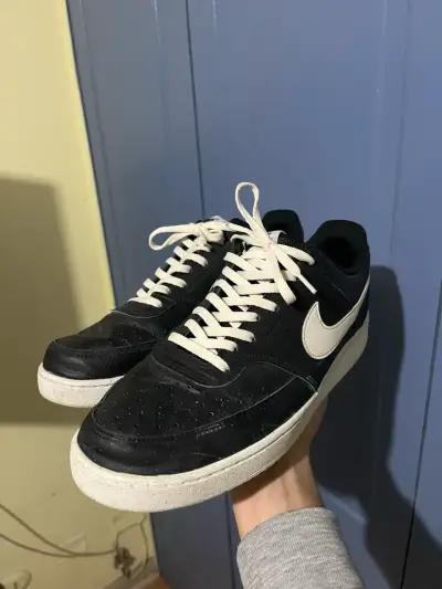 Zapatillas deportivas negras Nike clásicas - miniatura 1
