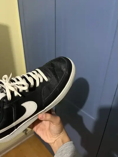 Zapatillas deportivas negras Nike clásicas - miniatura 3