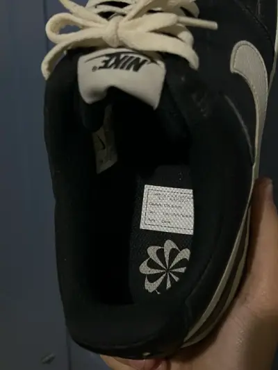 Zapatillas deportivas negras Nike clásicas - miniatura 6