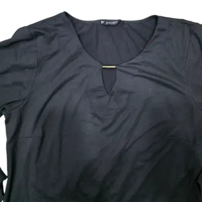 Blusa negra de manga larga elegante - miniatura 2