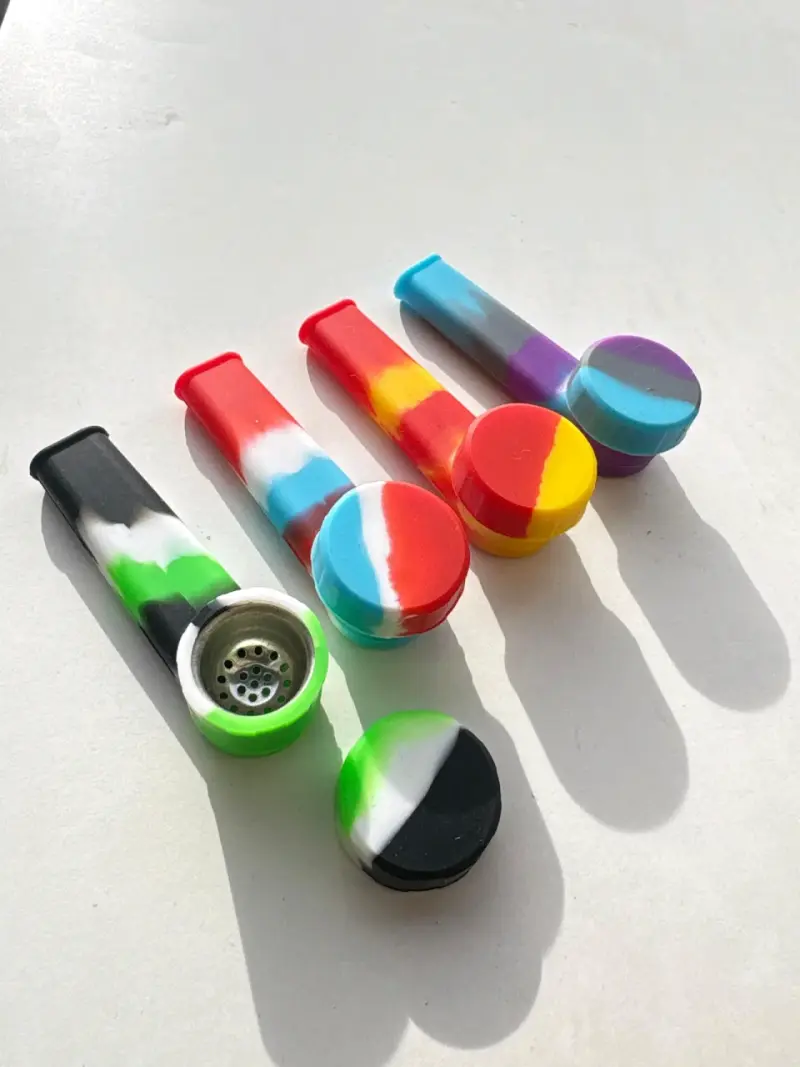 Pipas de silicona multicolor para fumar