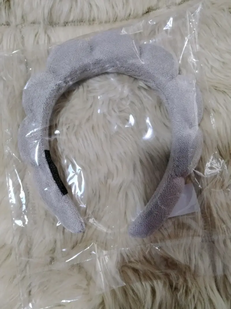 Diadema acolchada gris nueva skin care. - 1