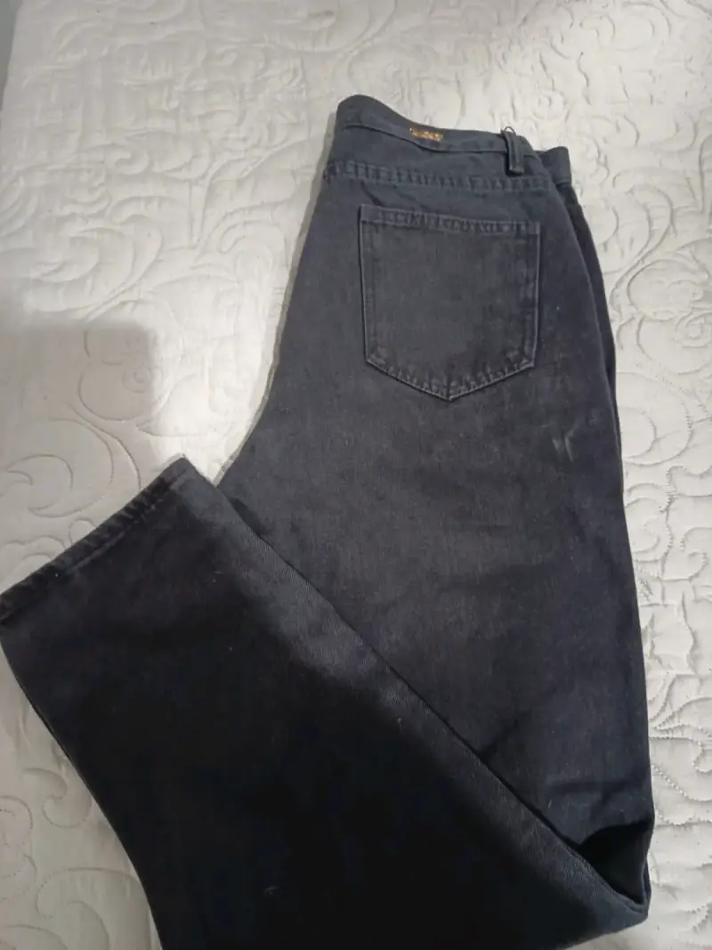 Jeans negros M&L con diseño desgastado - 2