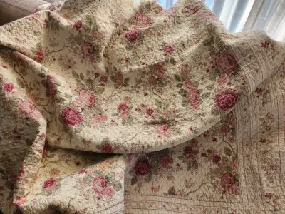 Cubrecama floral acolchado vintage - miniatura 3