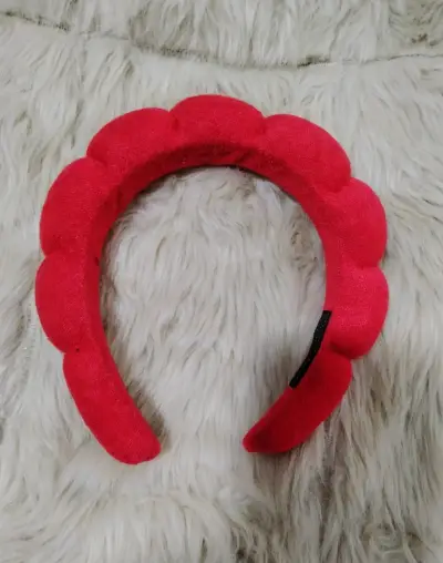 Diadema acolchada roja nueva skin care. - miniatura 2