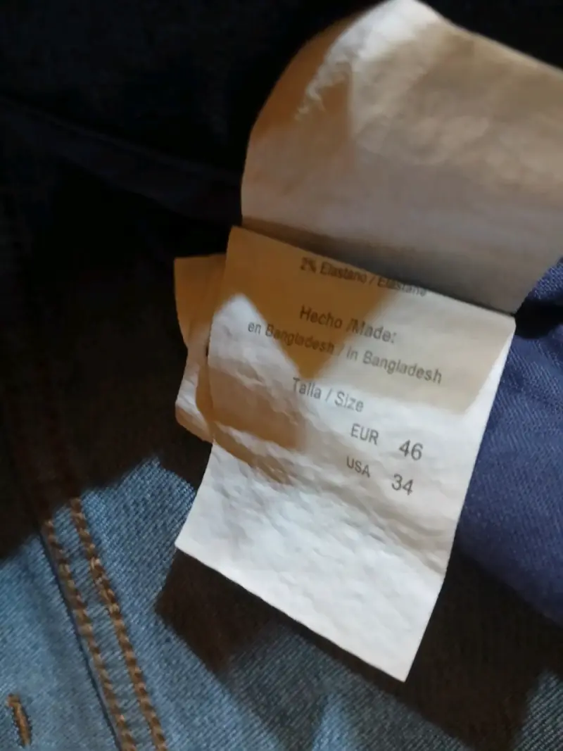 Jeans Wrangler azul clásico para hombre - 3