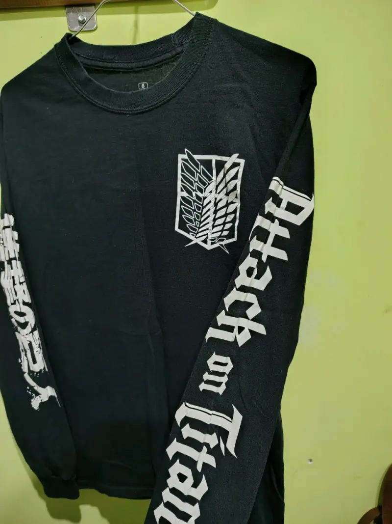 Polera negra attack on titan - 3