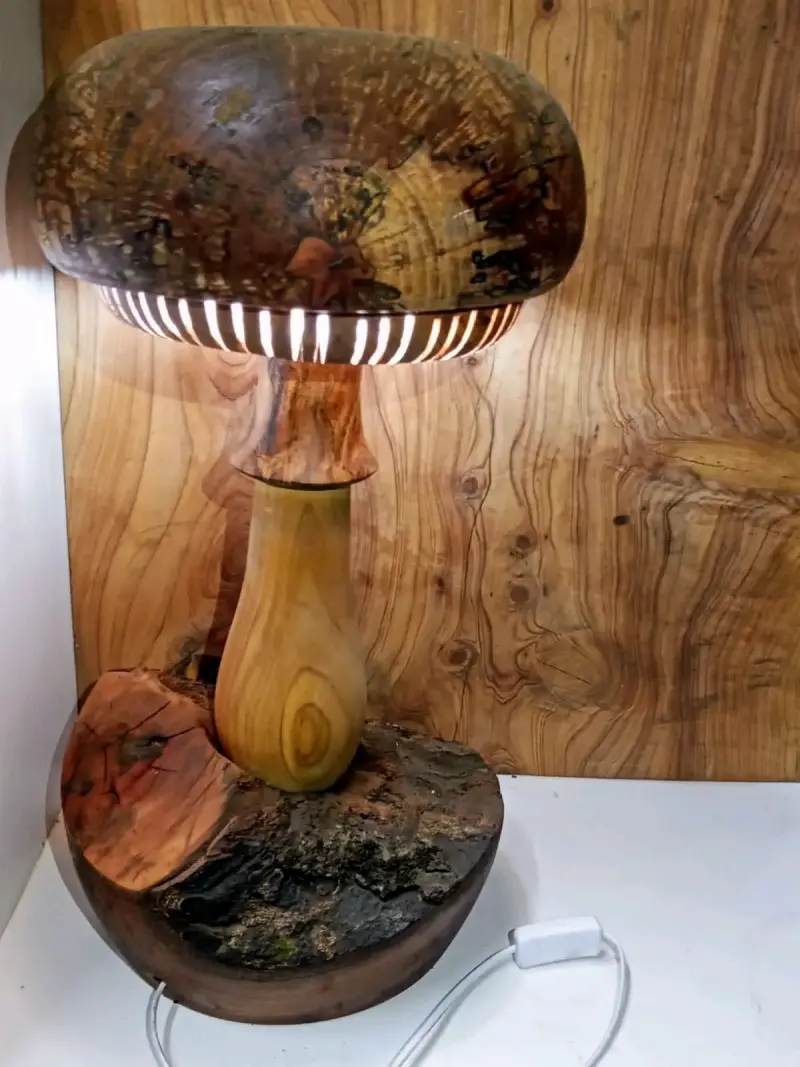 Lámpara de mesa artesanal en madera - 3